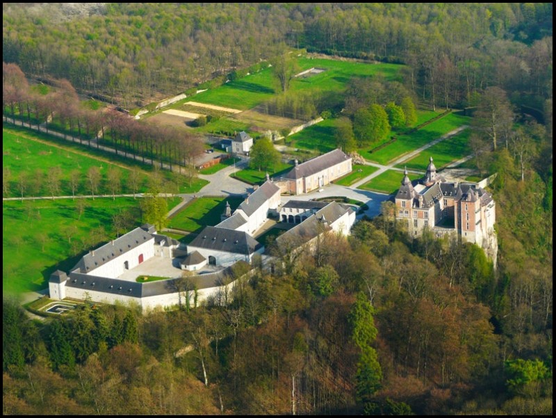 Château de Modave en vue aérienne